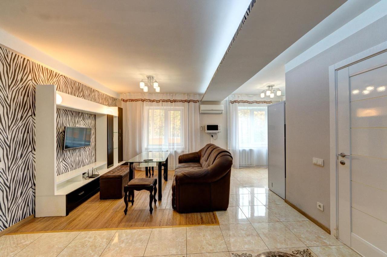Excellent Apartment Druzhby Narodov Boulevard 3A. Lybedskaya Metro Station Kyjev Exteriér fotografie