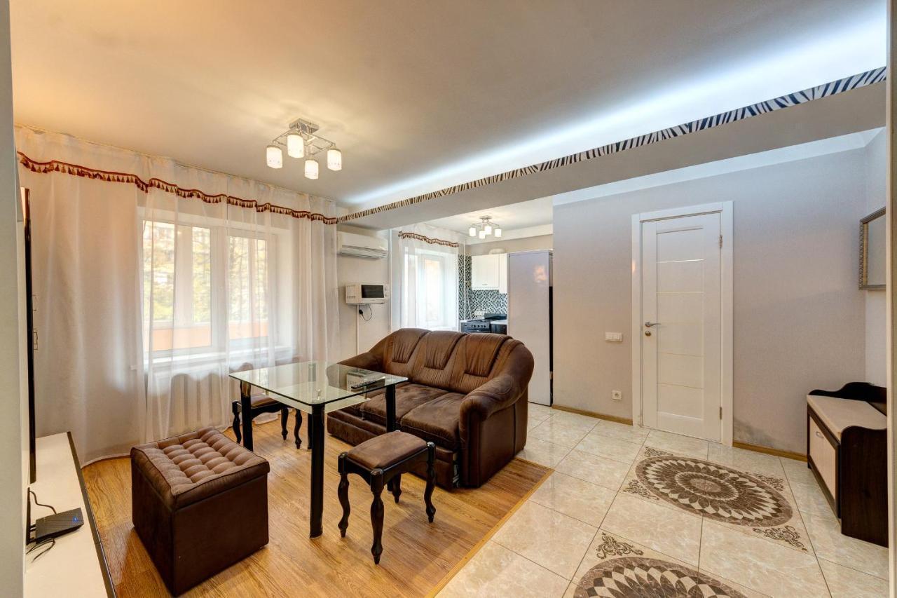 Excellent Apartment Druzhby Narodov Boulevard 3A. Lybedskaya Metro Station Kyjev Exteriér fotografie