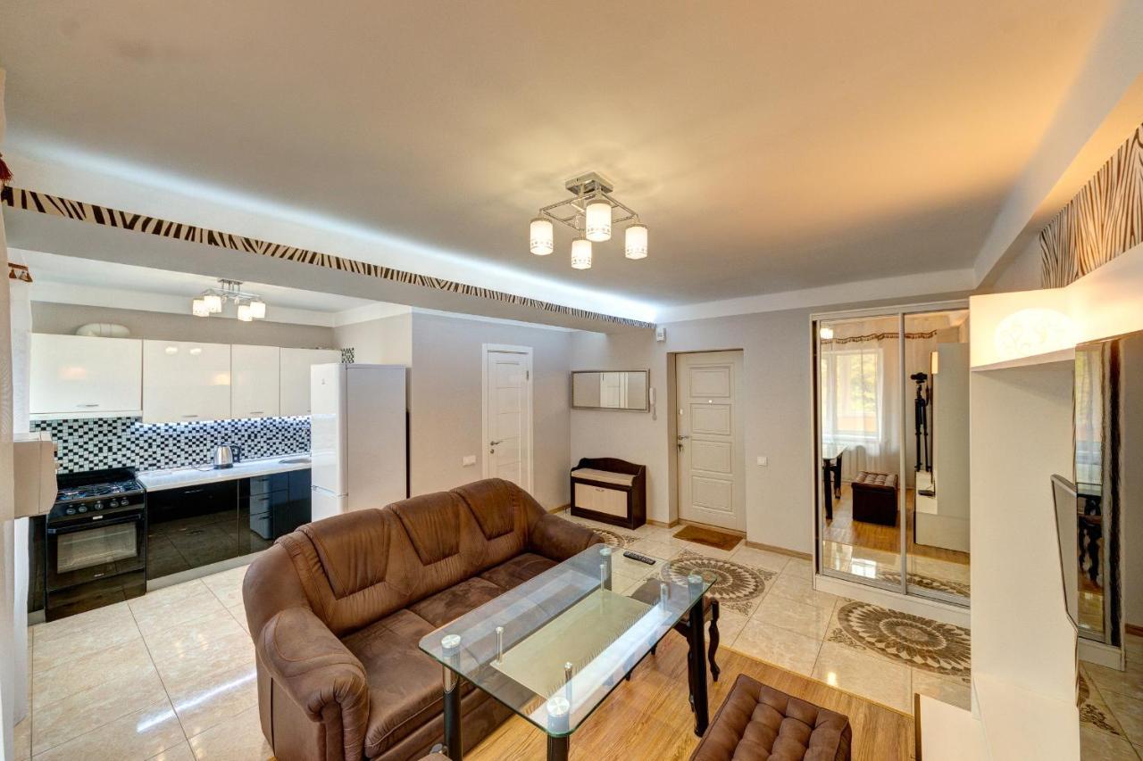 Excellent Apartment Druzhby Narodov Boulevard 3A. Lybedskaya Metro Station Kyjev Exteriér fotografie