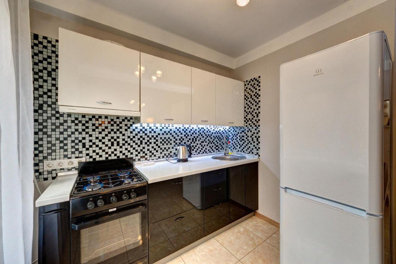 Excellent Apartment Druzhby Narodov Boulevard 3A. Lybedskaya Metro Station Kyjev Exteriér fotografie