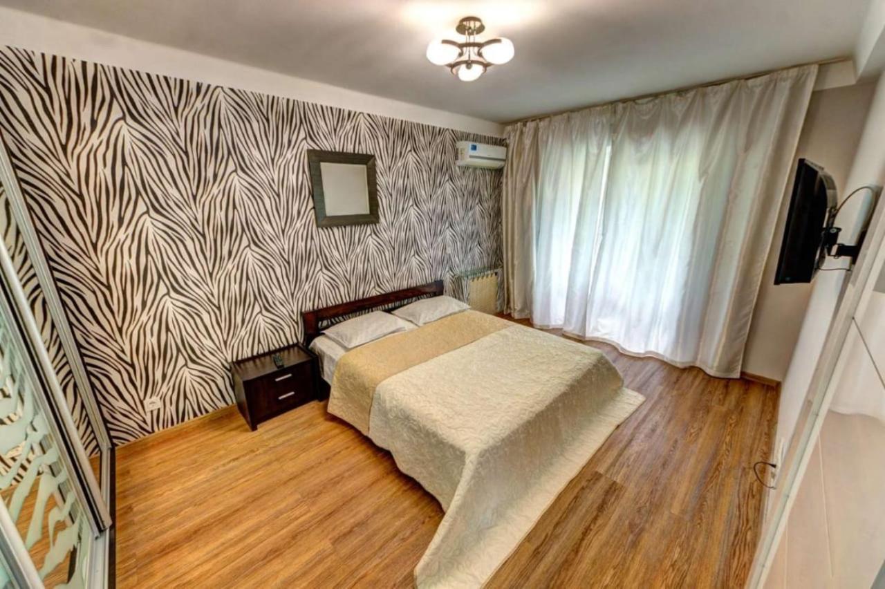Excellent Apartment Druzhby Narodov Boulevard 3A. Lybedskaya Metro Station Kyjev Exteriér fotografie